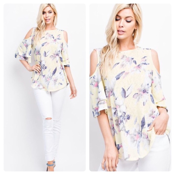 Tops - Pale yellow floral knit top